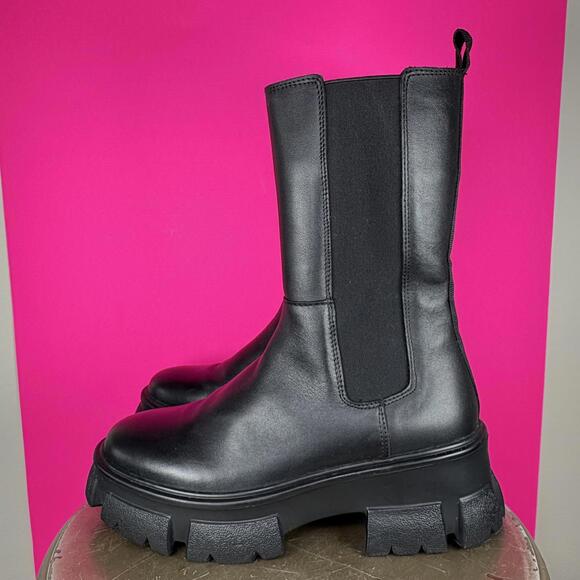 Aqua Trixy Black Leather Chunky Lug Sole Mid Calf Pull-On Boot US 6.5 - Picture 4 of 7